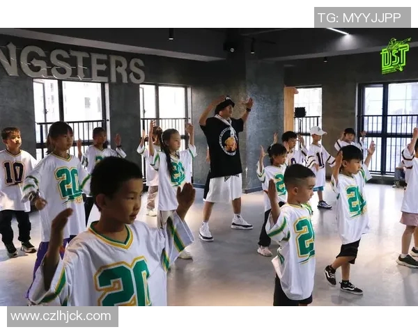 街舞战术揭秘：北京街舞队如何运用边路渗透提升团队实力